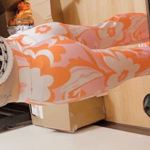 sz m peaches floral print flared pants